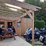 Camping Mobil-home 6 Personnes Avec Terrasse - Api-1-52-1710 *